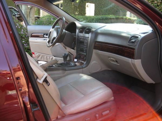 Illustration for article titled A 2001 Lincoln LS for $3,000? It’s Got A Stick!